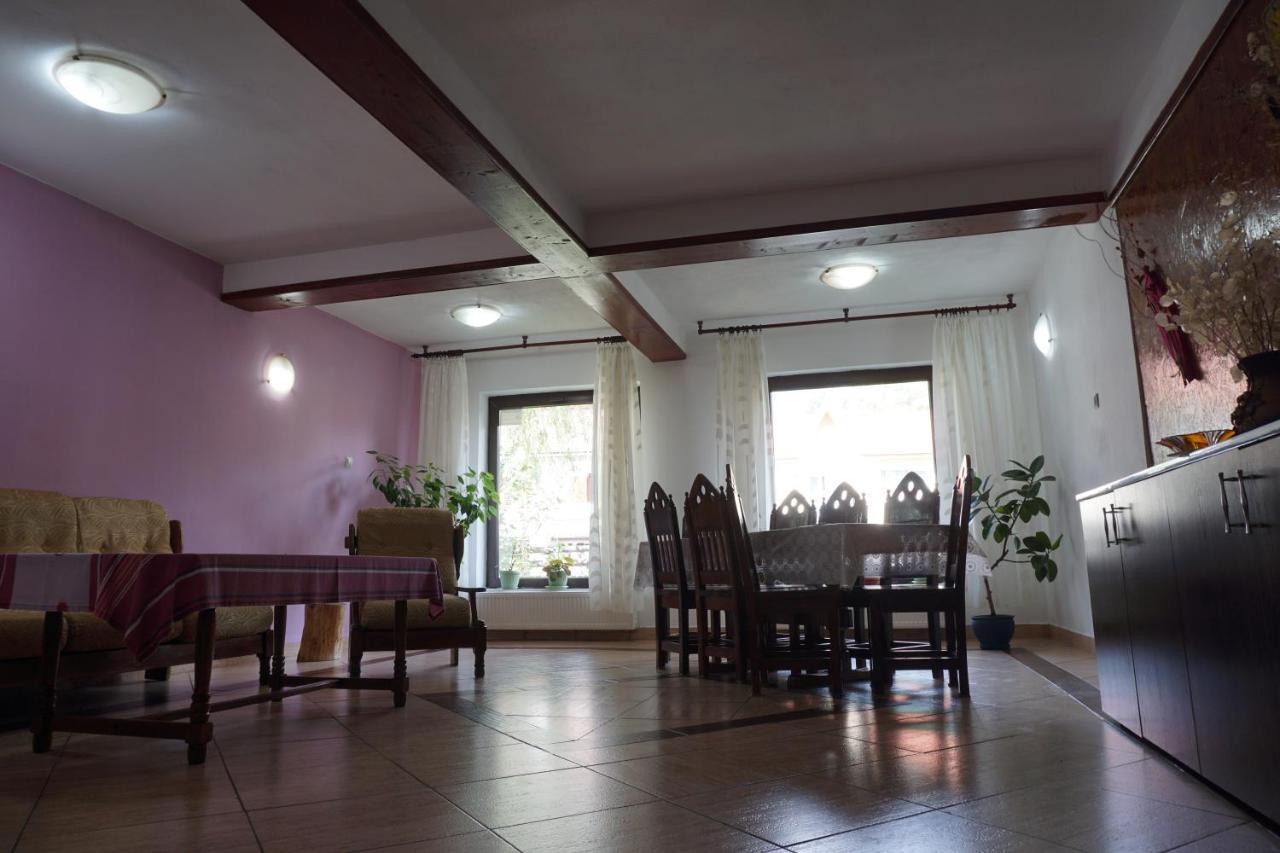 Vila Nik Буштени Экстерьер фото